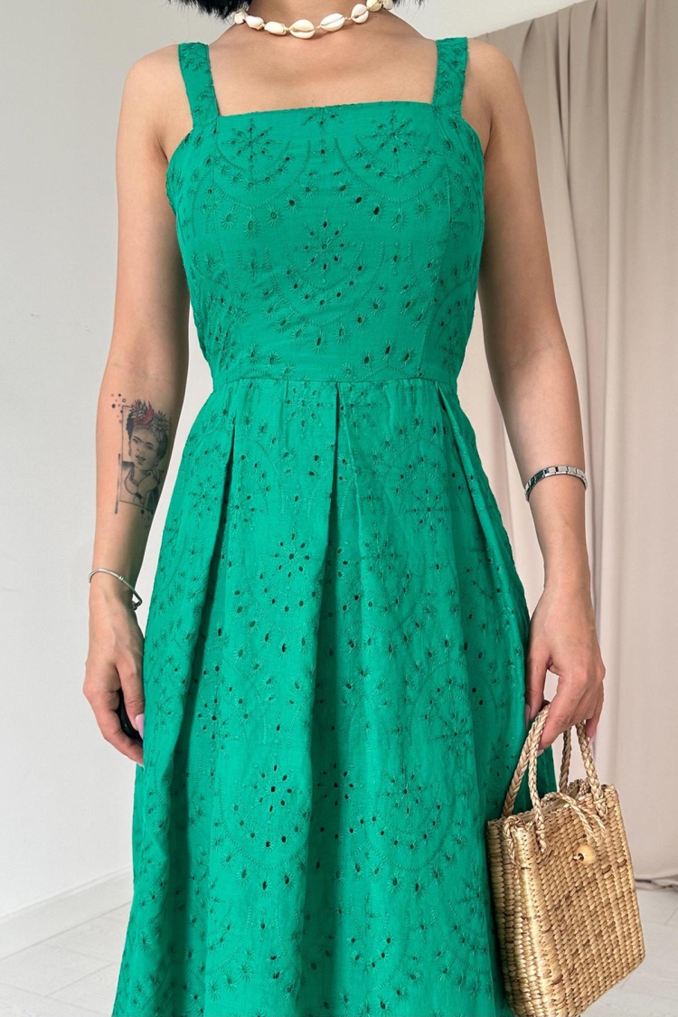 Embroidery Dress With Hangers