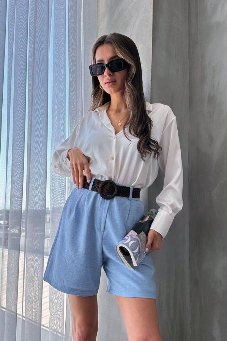 D 2686 Belted Shorts