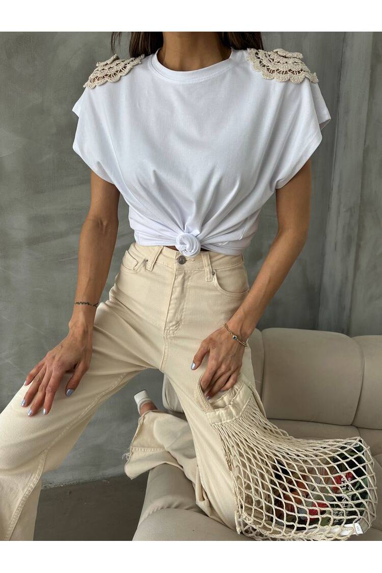 Shoulder Lace T-shirt