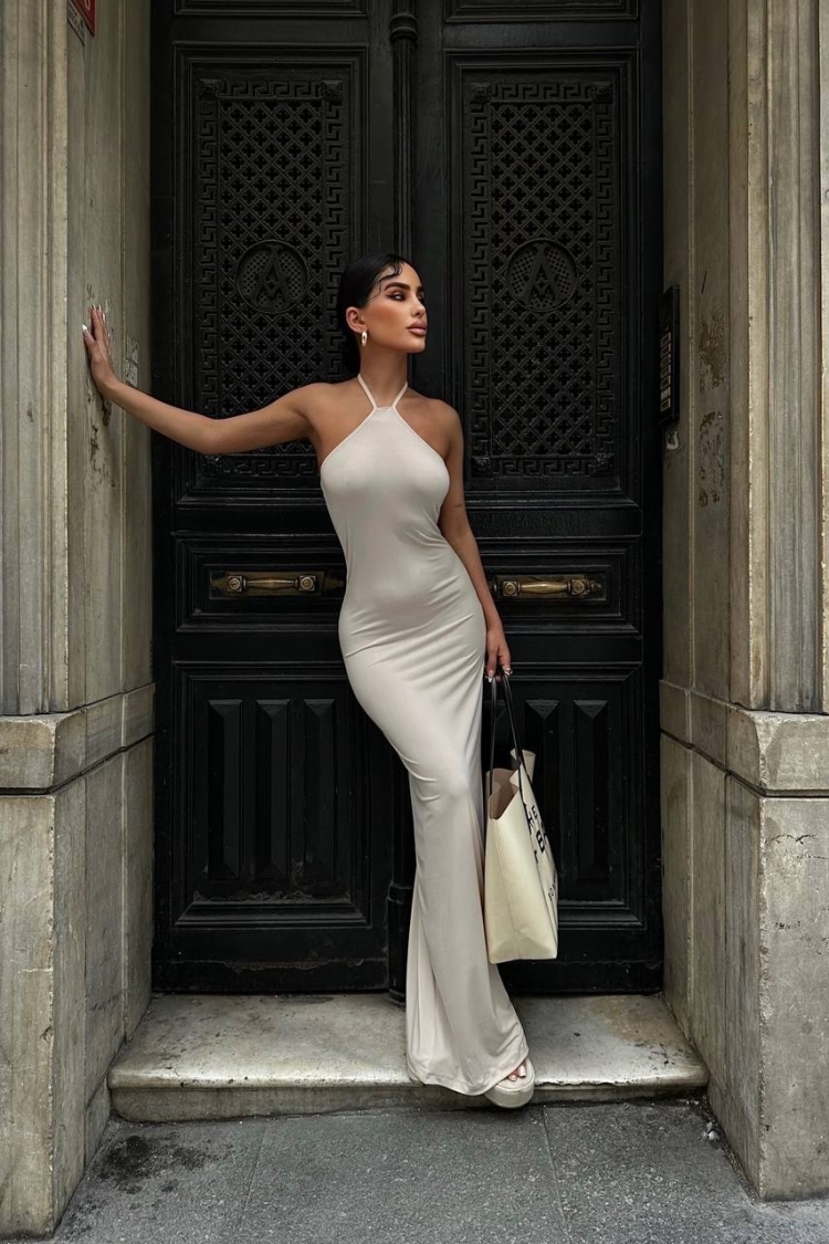 Halter NeckBackless Maxi Length Sandy Dress