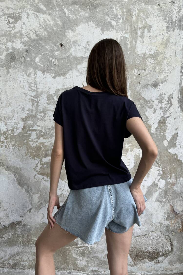 Basic T-Shirt