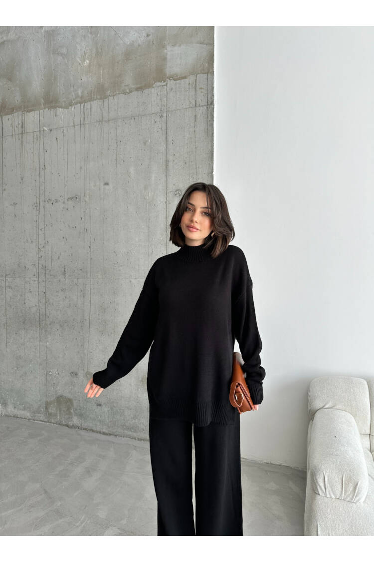 Folded Leg Suit
