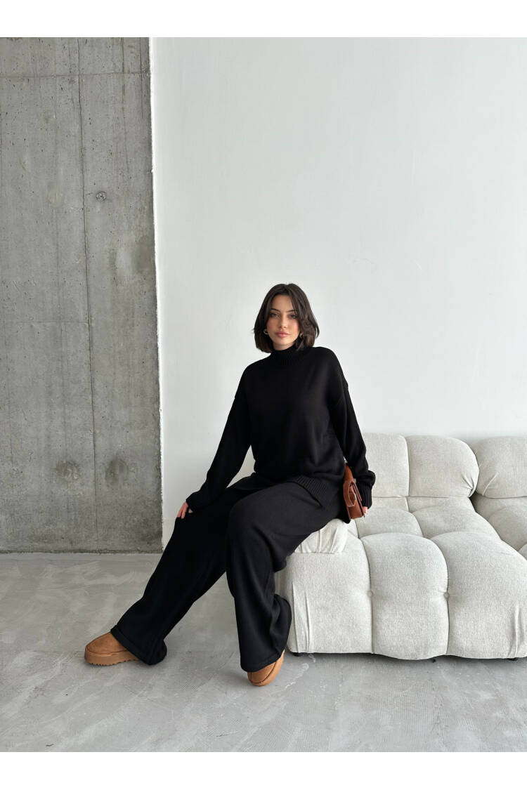 Folded Leg Suit