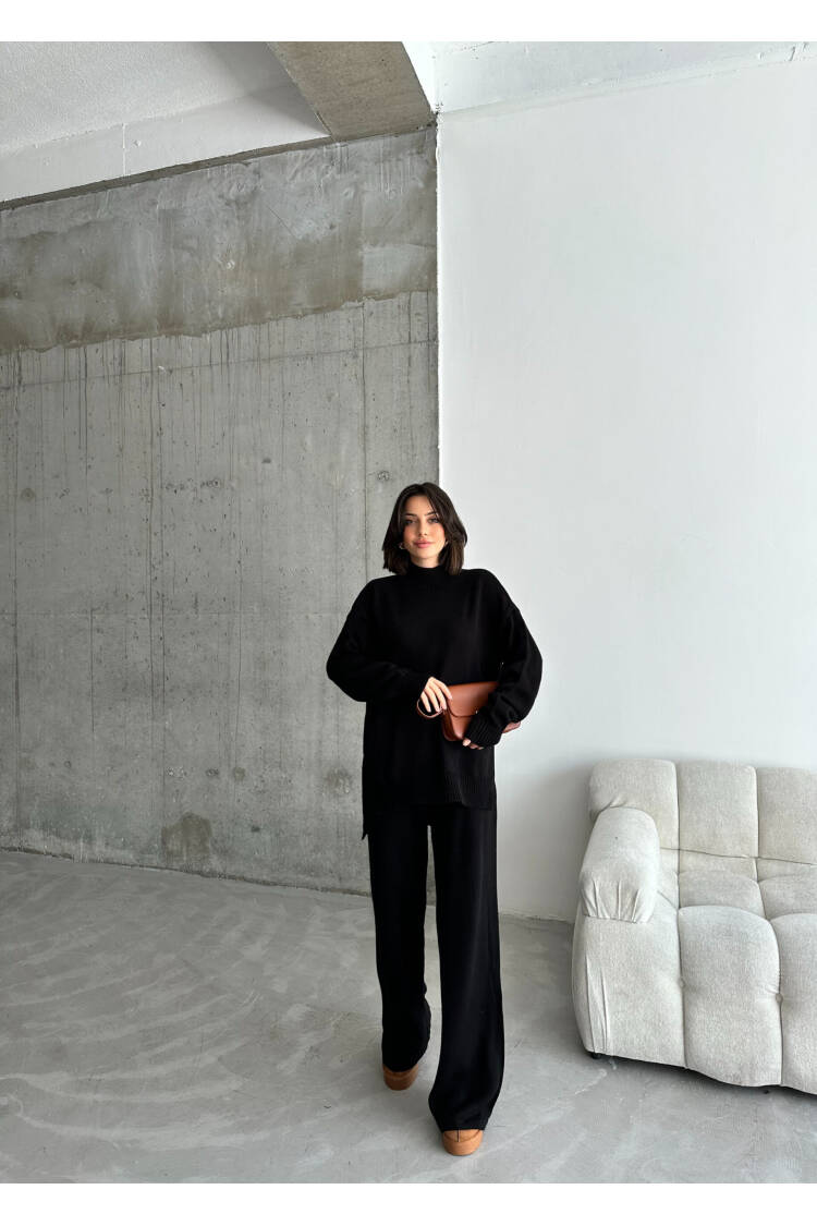 Folded Leg Suit