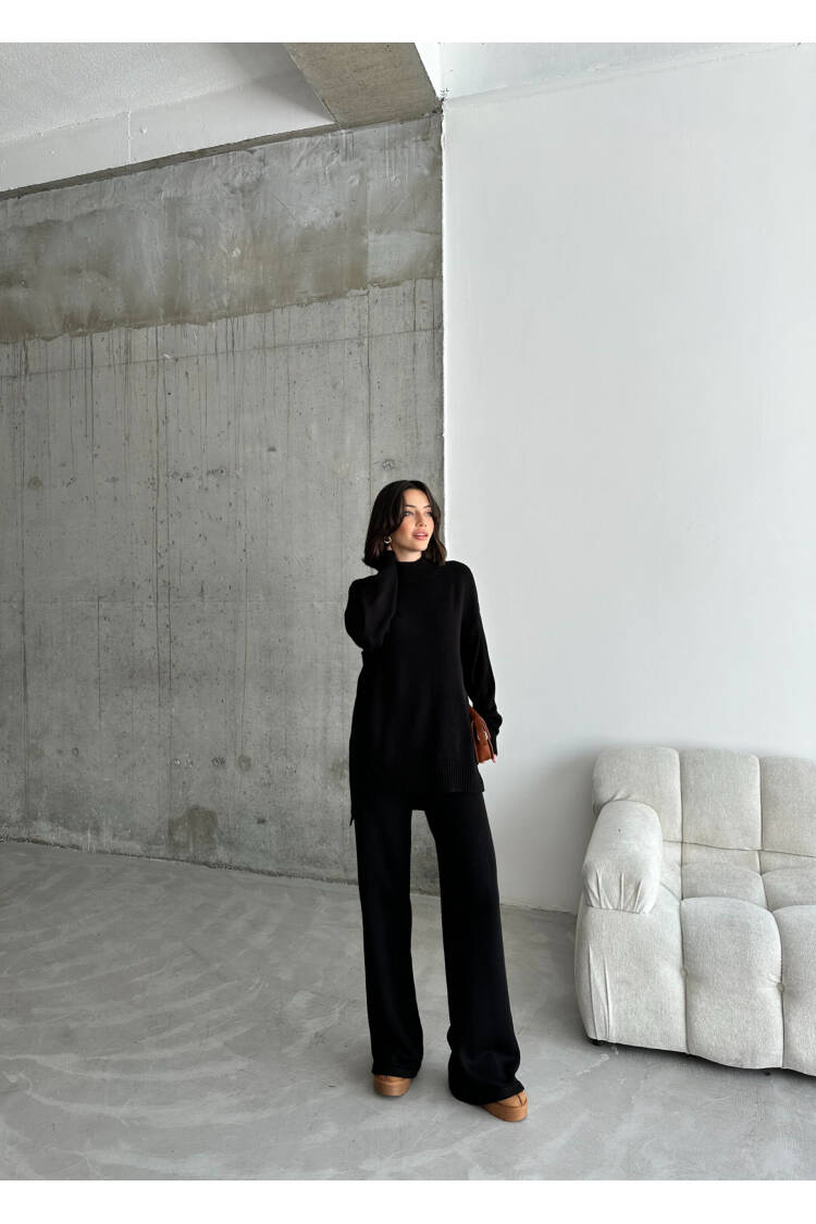 Folded Leg Suit