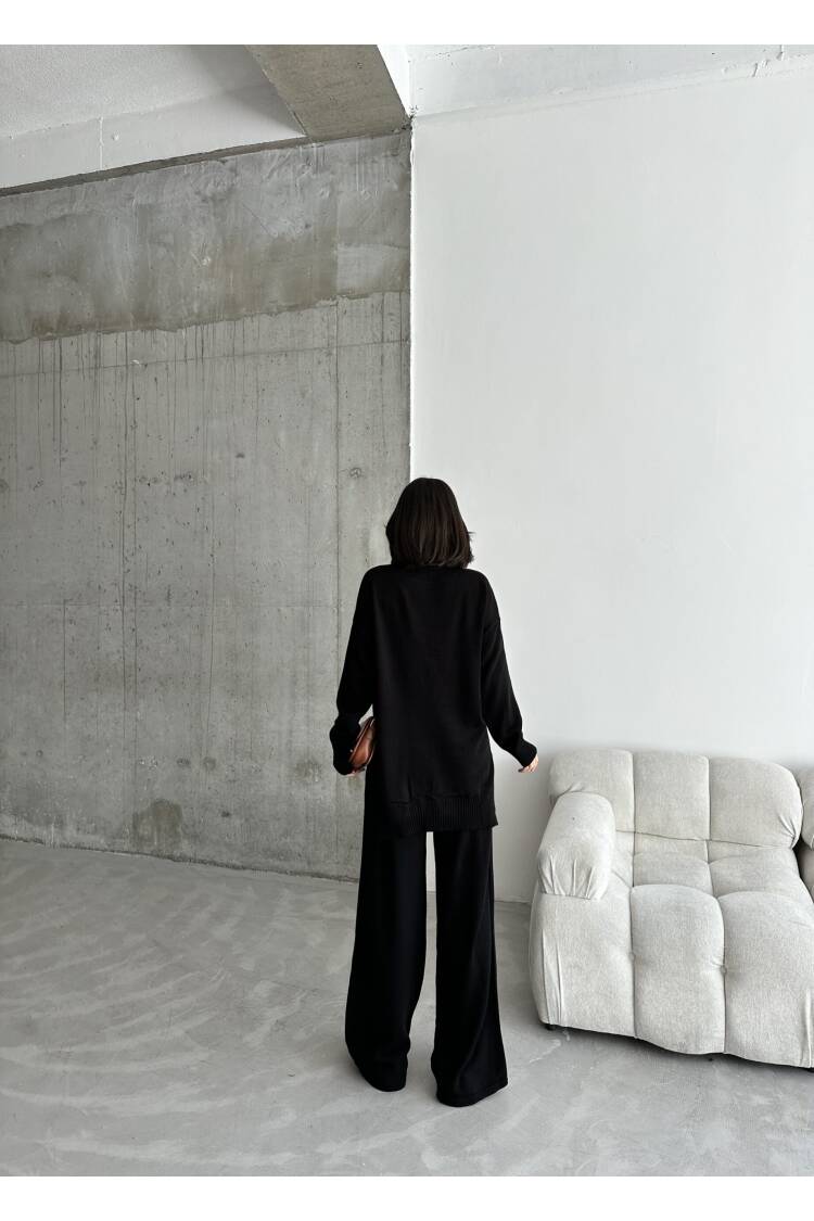 Folded Leg Suit