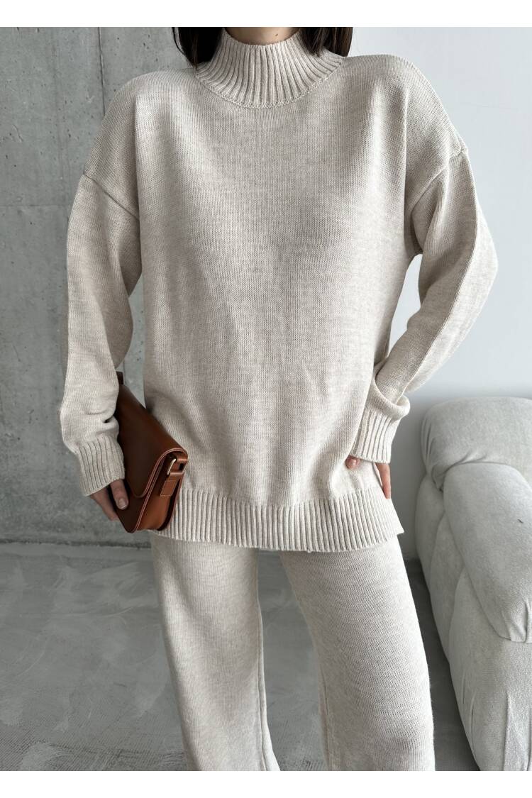Folded Leg Suit