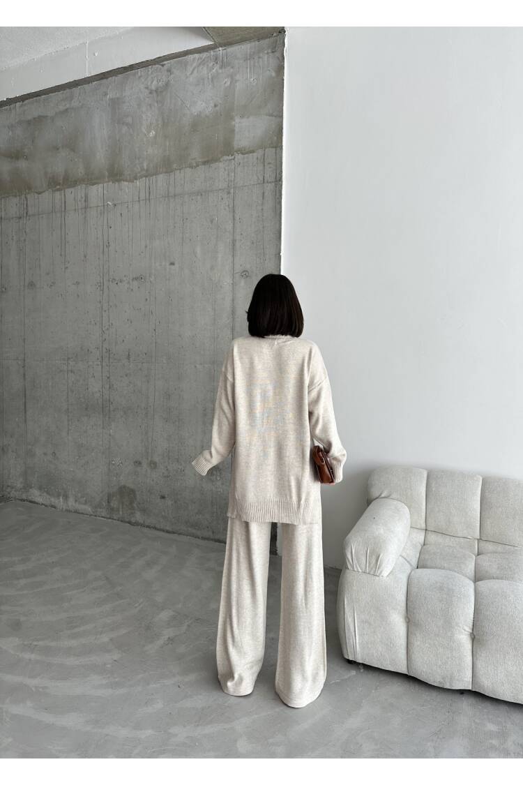 Folded Leg Suit