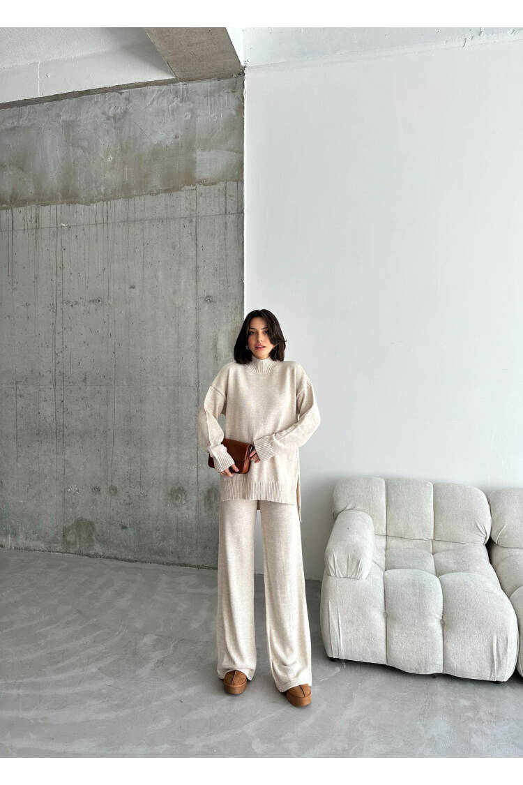 Folded Leg Suit