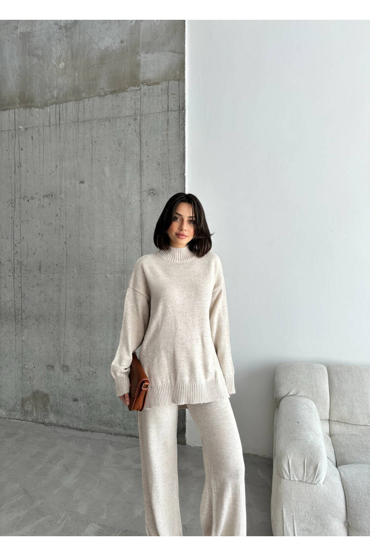 Folded Leg Suit