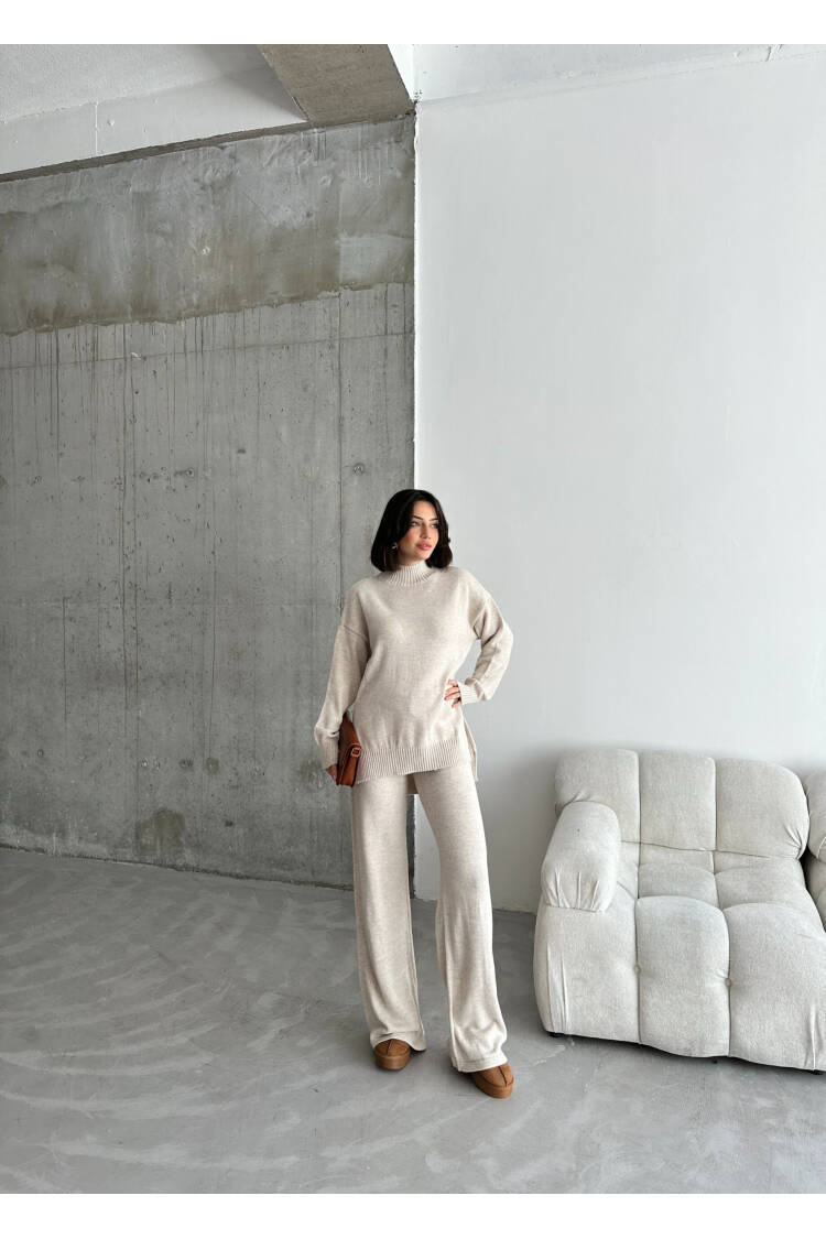 Folded Leg Suit