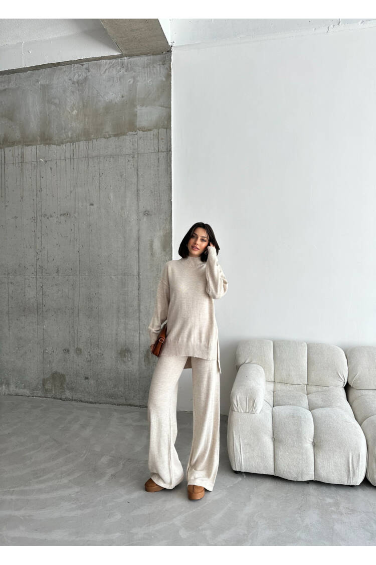 Folded Leg Suit