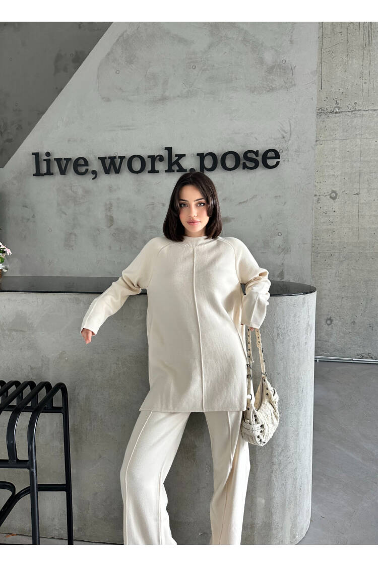 Slit And Ribbed Suit