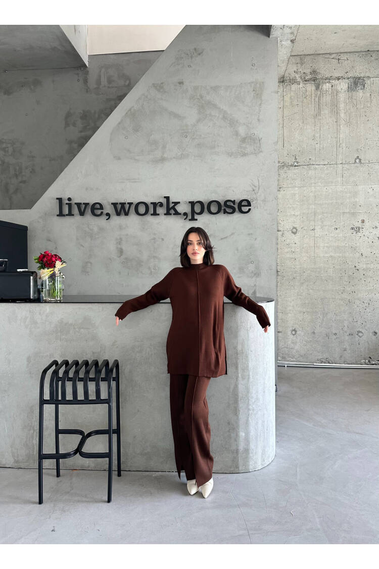 Slit And Ribbed Suit