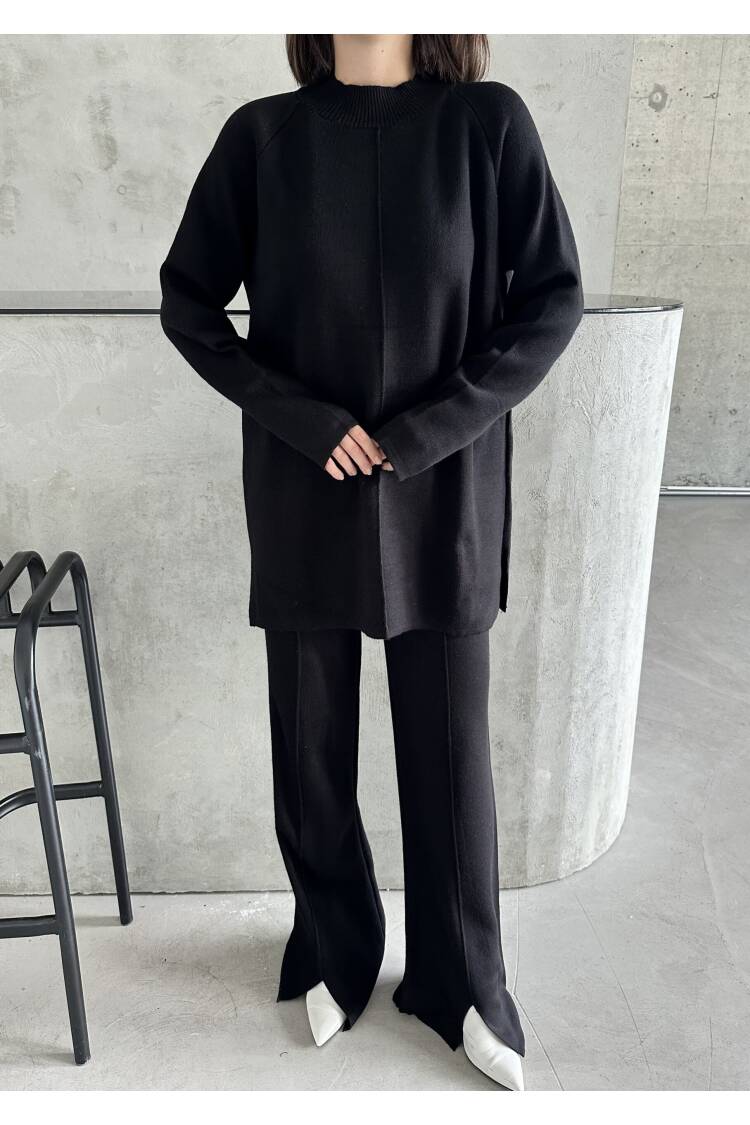 Slit And Ribbed Suit