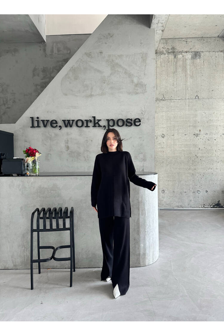 Slit And Ribbed Suit