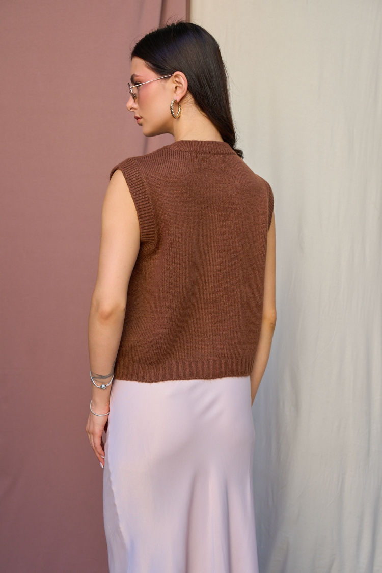Plain Buttoned Vest - Milk Brown