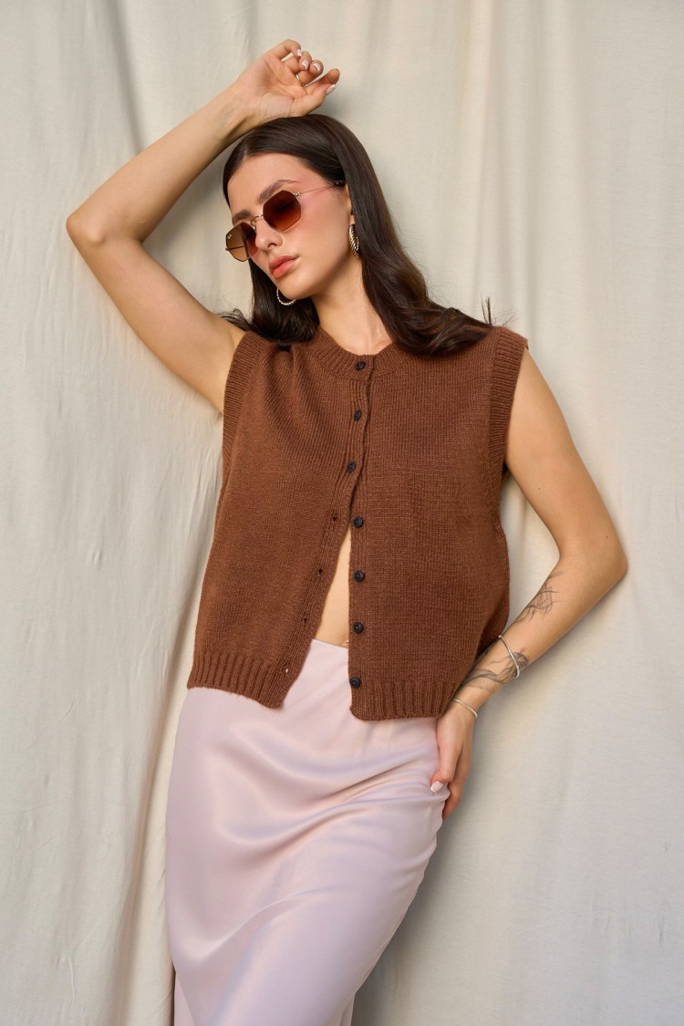 Plain Buttoned Vest - Milk Brown