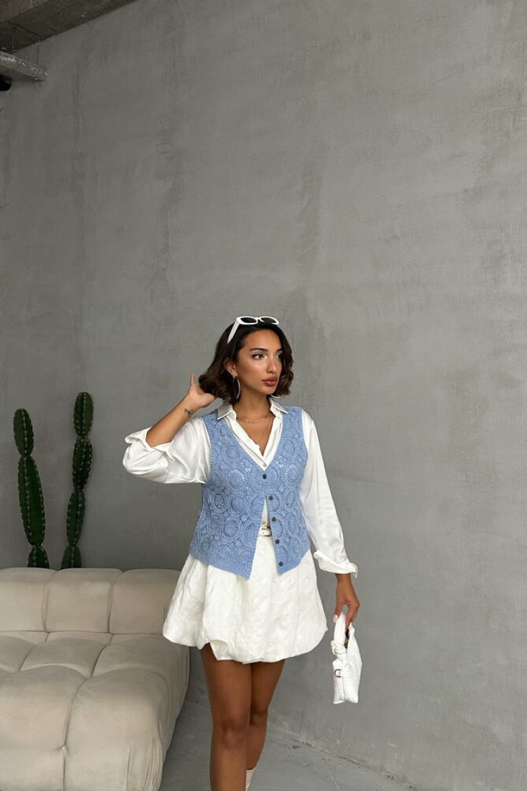 Buttoned Lace Vest