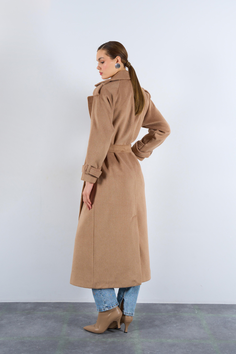 Front Robe Cachet Coat