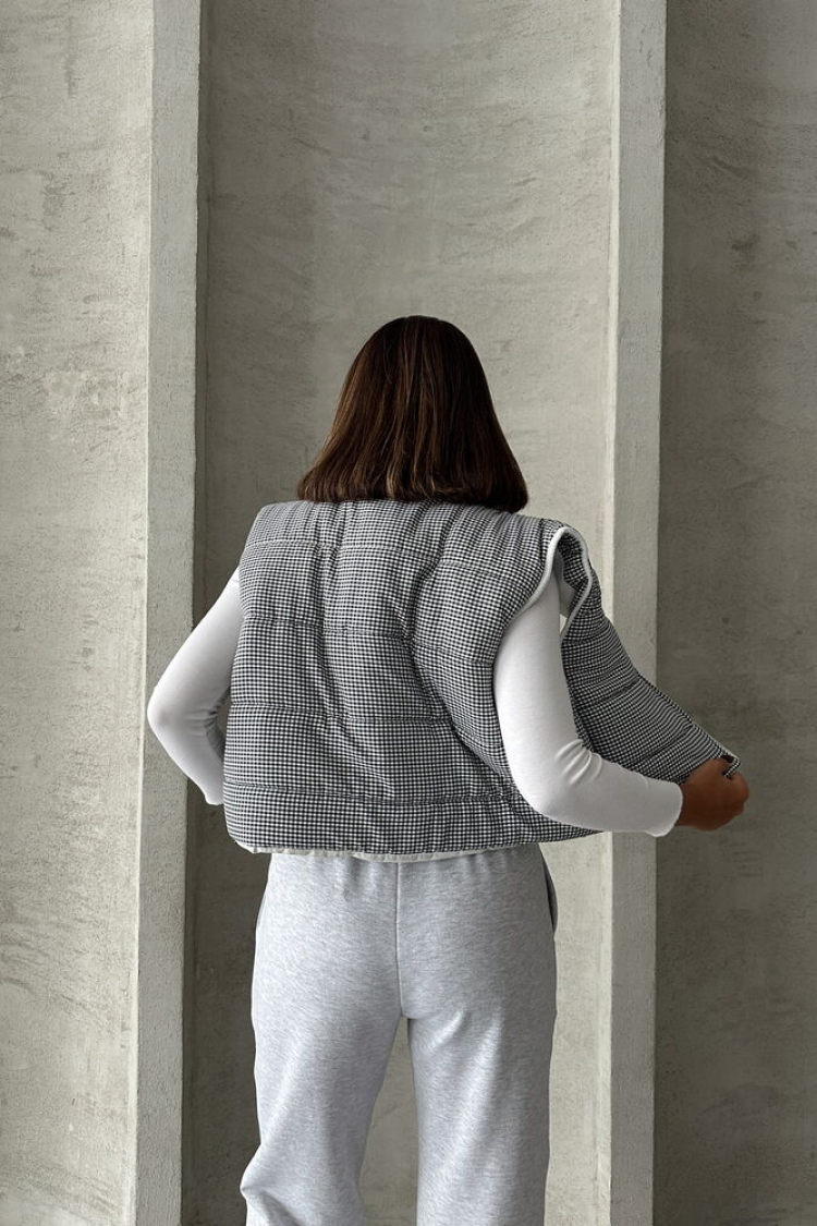 Houndstooth Patterned Fiber Puffer Vest