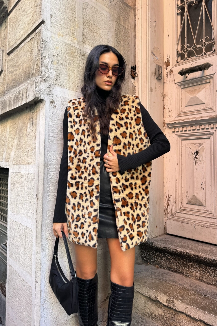 Leopard Plush Wide Cut Vest 28308