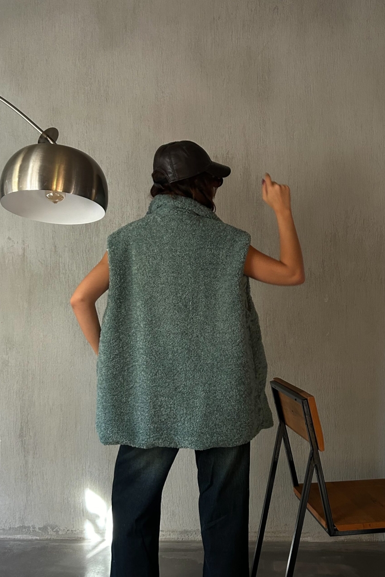 Green Hidden Snap Detail Lined Plush Vest 28267