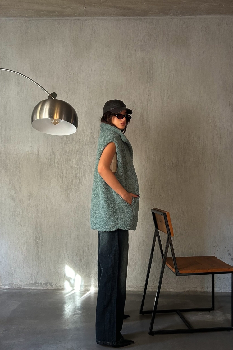 Green Hidden Snap Detail Lined Plush Vest 28267