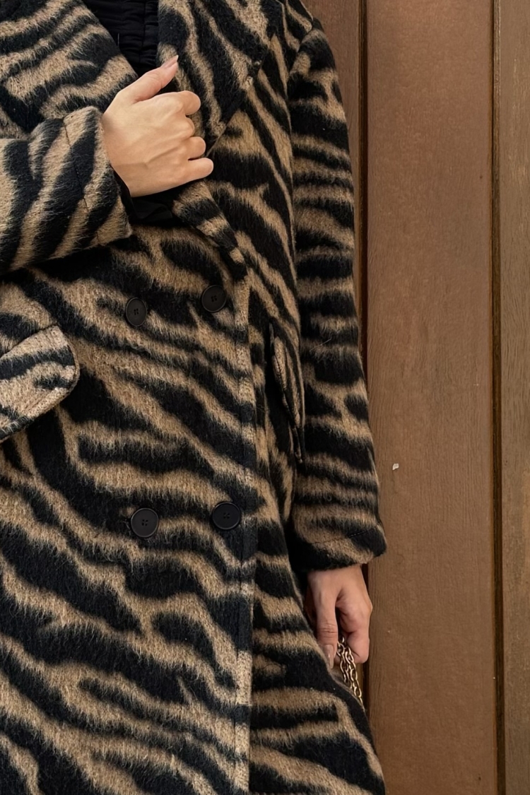 Zebra Patterned Raised Lined Cachet Coat 26207