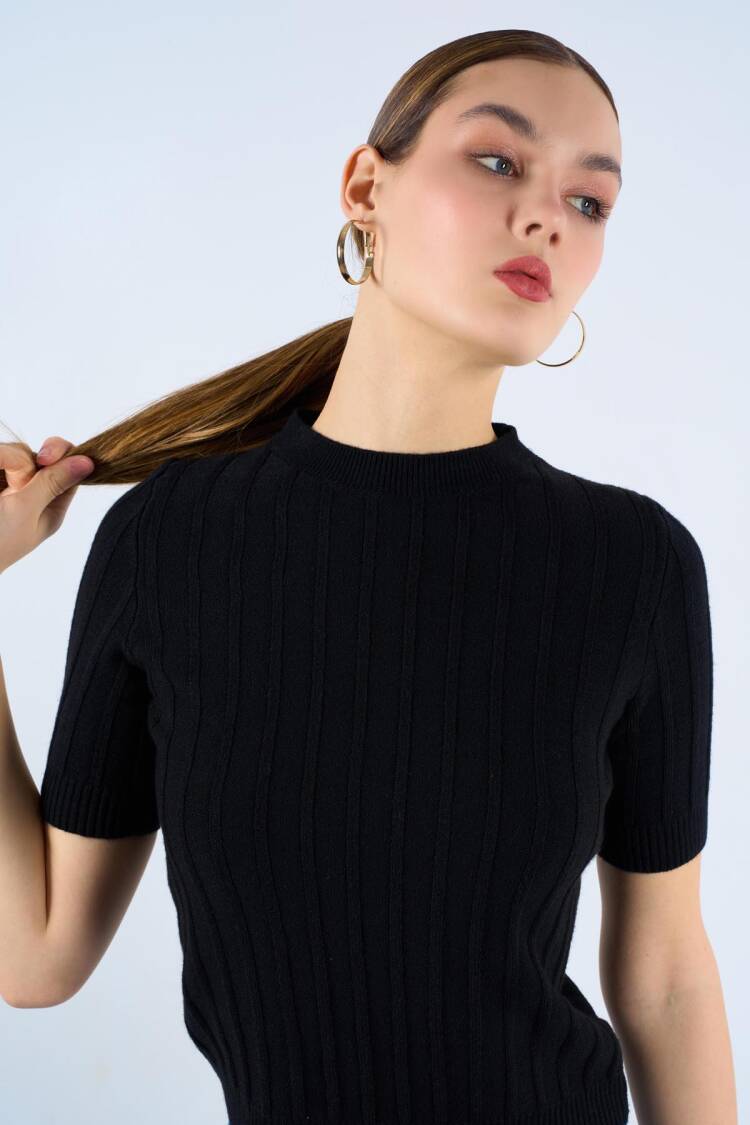 Ribbed Short Sleeve Sweater