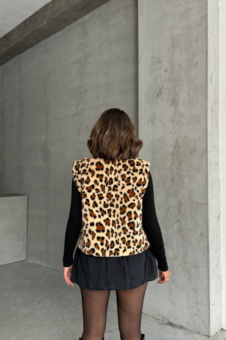 Leopard Leopard Patterned Plush Vest