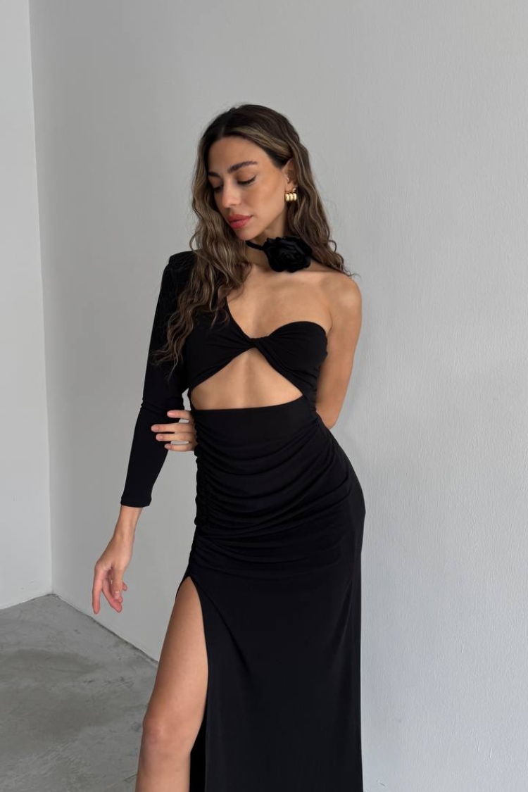 Dress Front Gather Detail