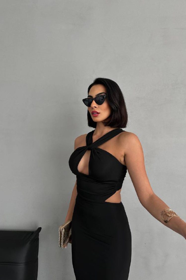 Low Cut Maxi Dress With Chest Detail