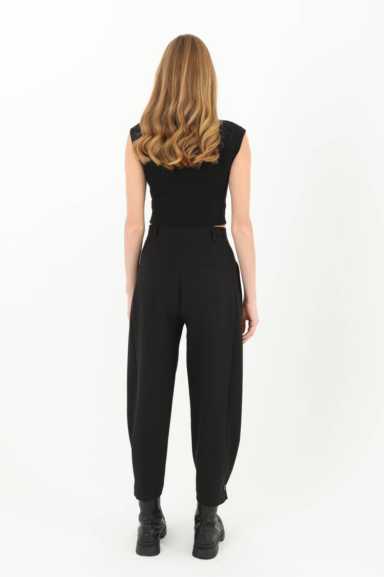 Women's Pleated Front Buttoned Leg Trousers