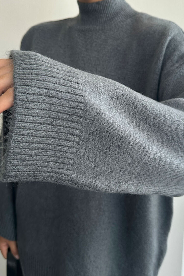 Half Turtleneck Long Sweater - Smoke