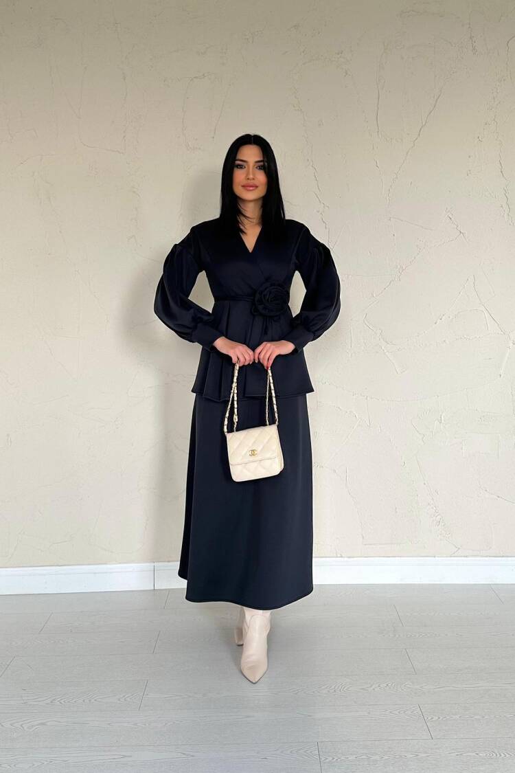 Rose Detailed Suit