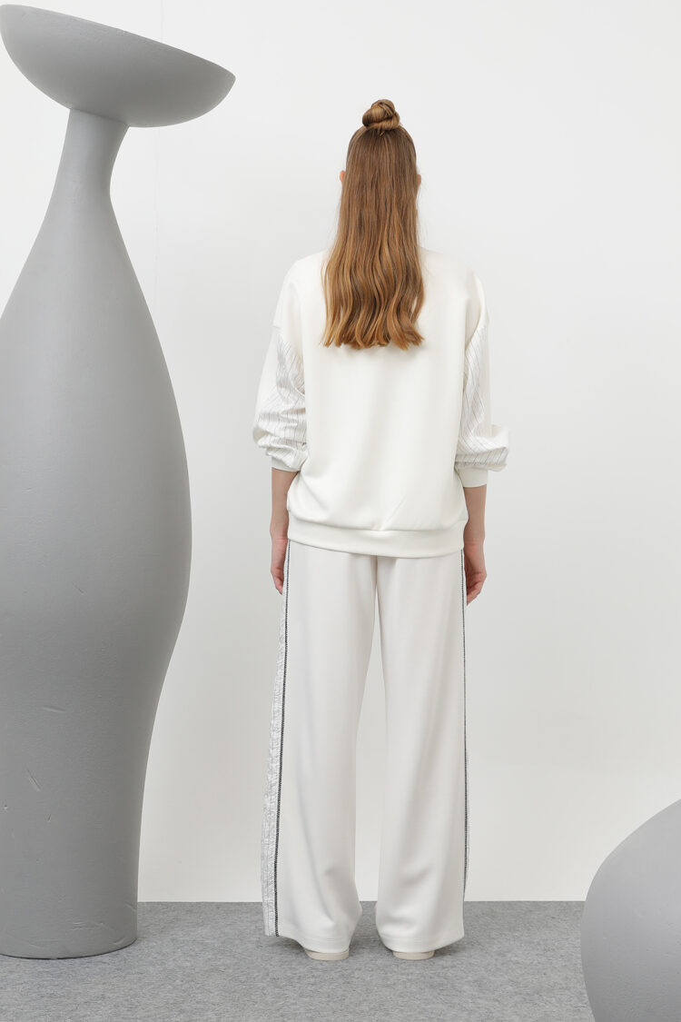 Women's Comely Written Sweat