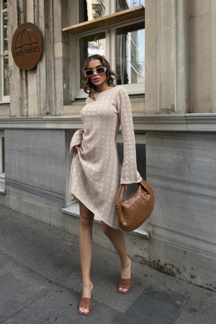 Backless Lace Dress