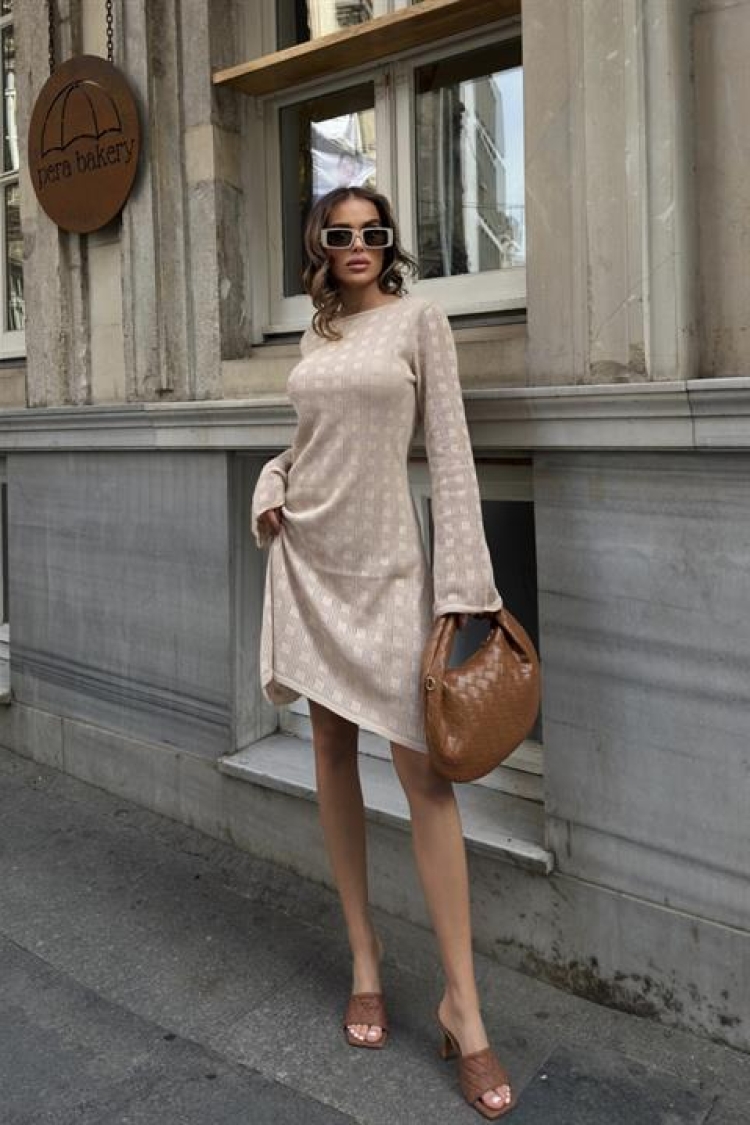 Backless Lace Dress