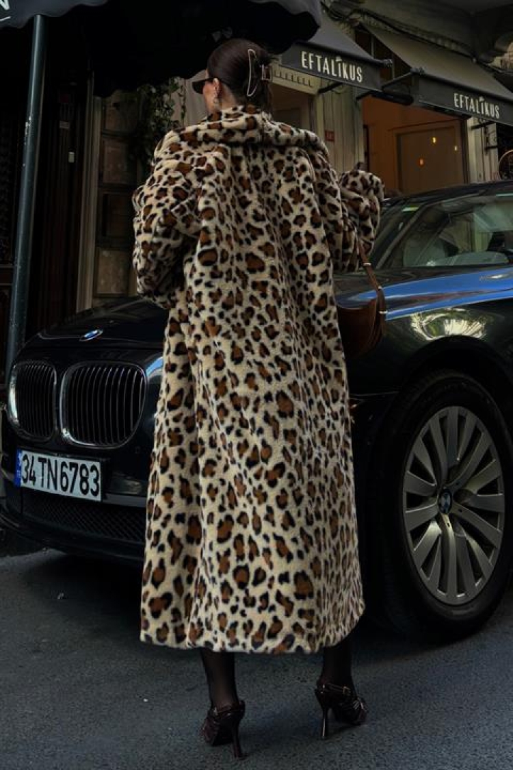 Leopard Patterned Lined Plush Coat - Brown