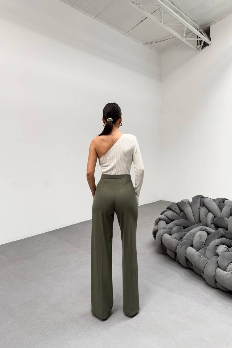 230 Gr Poly Viscose Lycra Metal Button Palazzo Trousers