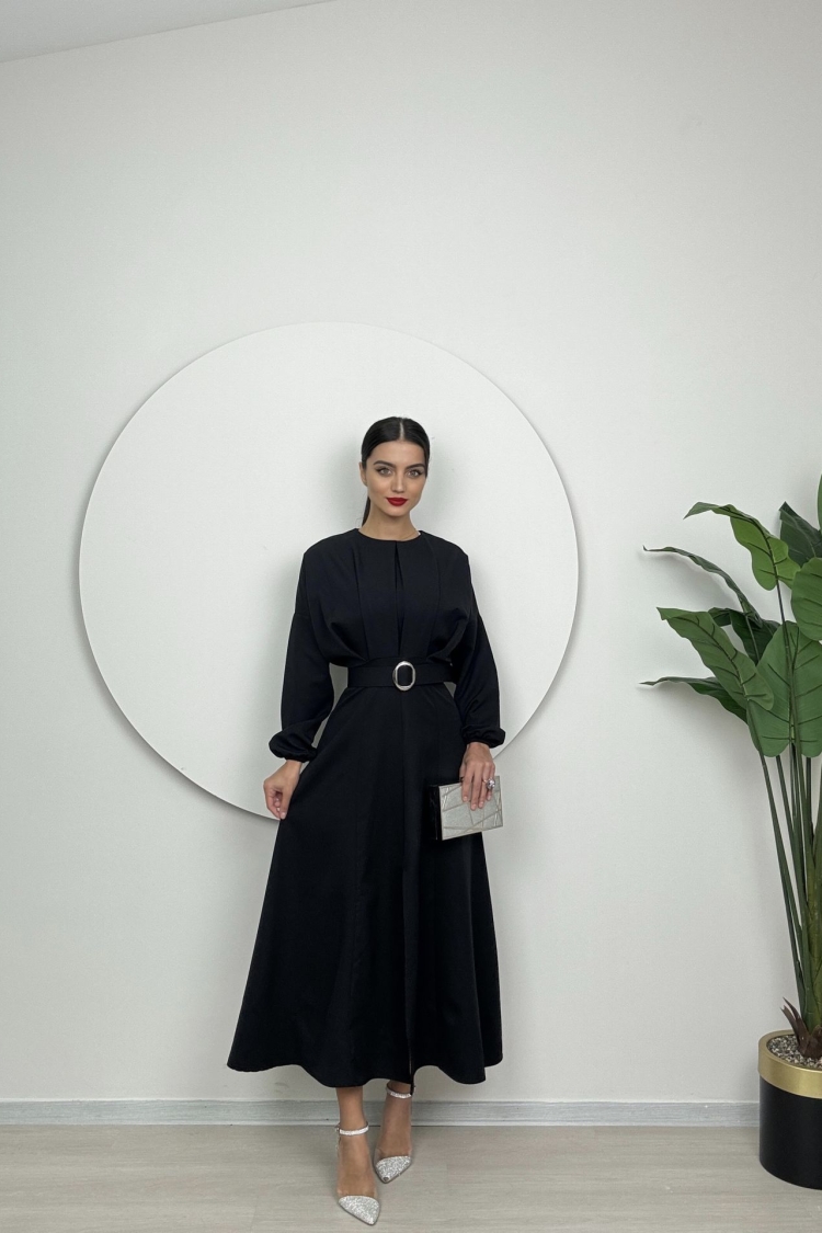 Long Dress With Pleated Belt