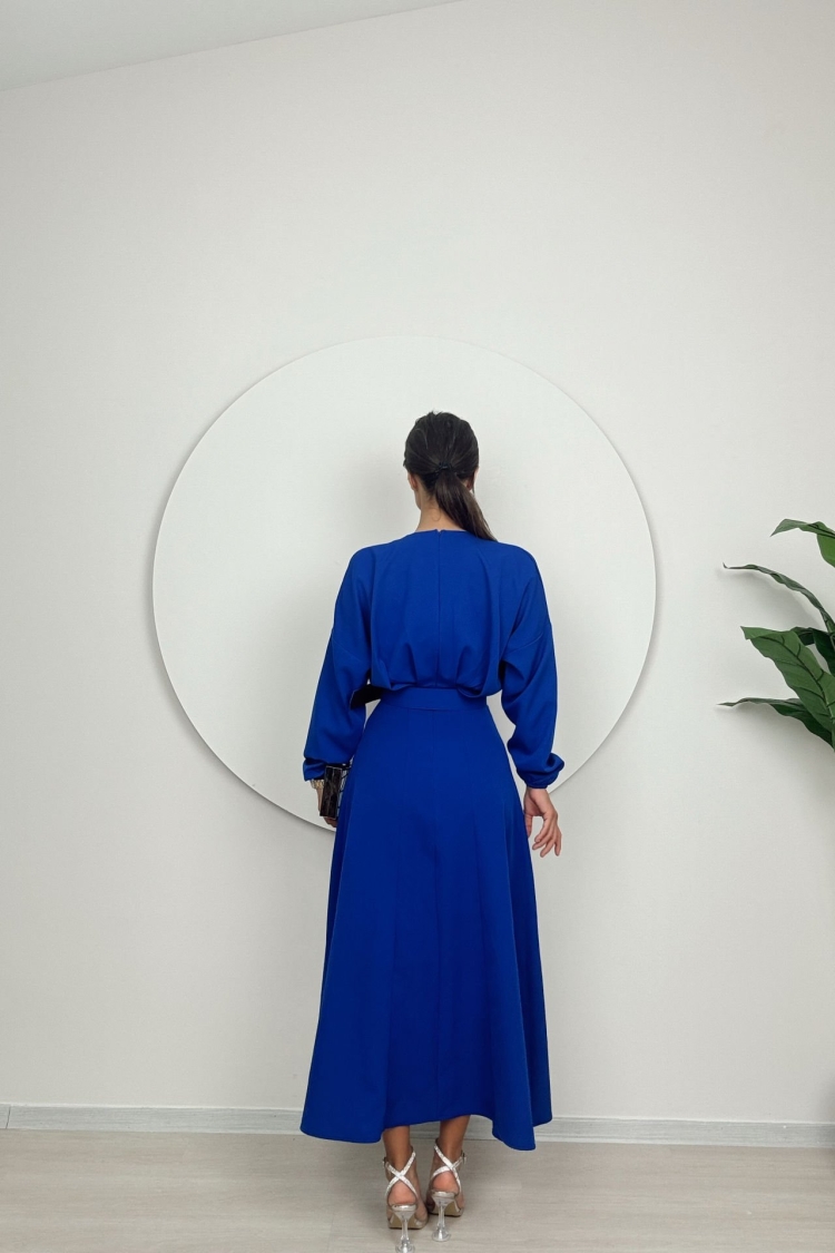 Long Dress With Pleated Belt