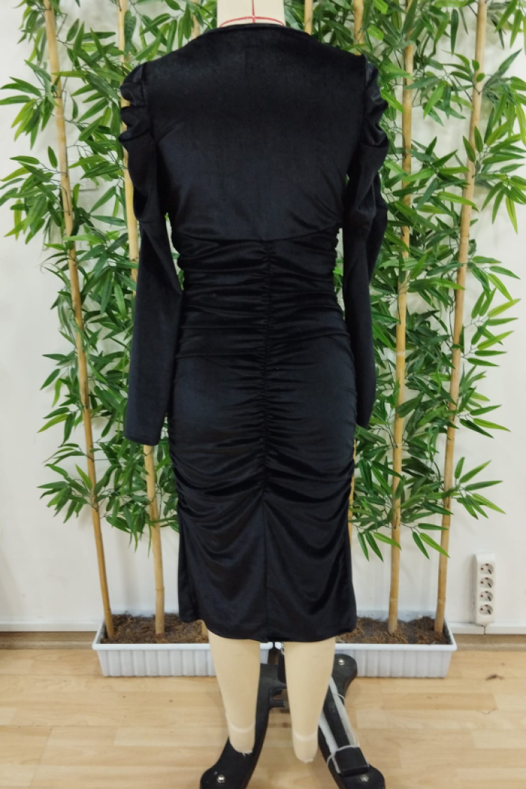 Women's Long Sleeve Deep Double Breasted Collar Front Gathered Slit Detail Velvet Midi Dress - Black