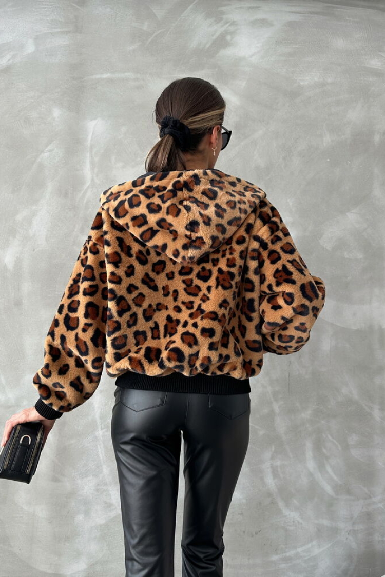 Plush Coat With Leopard Look