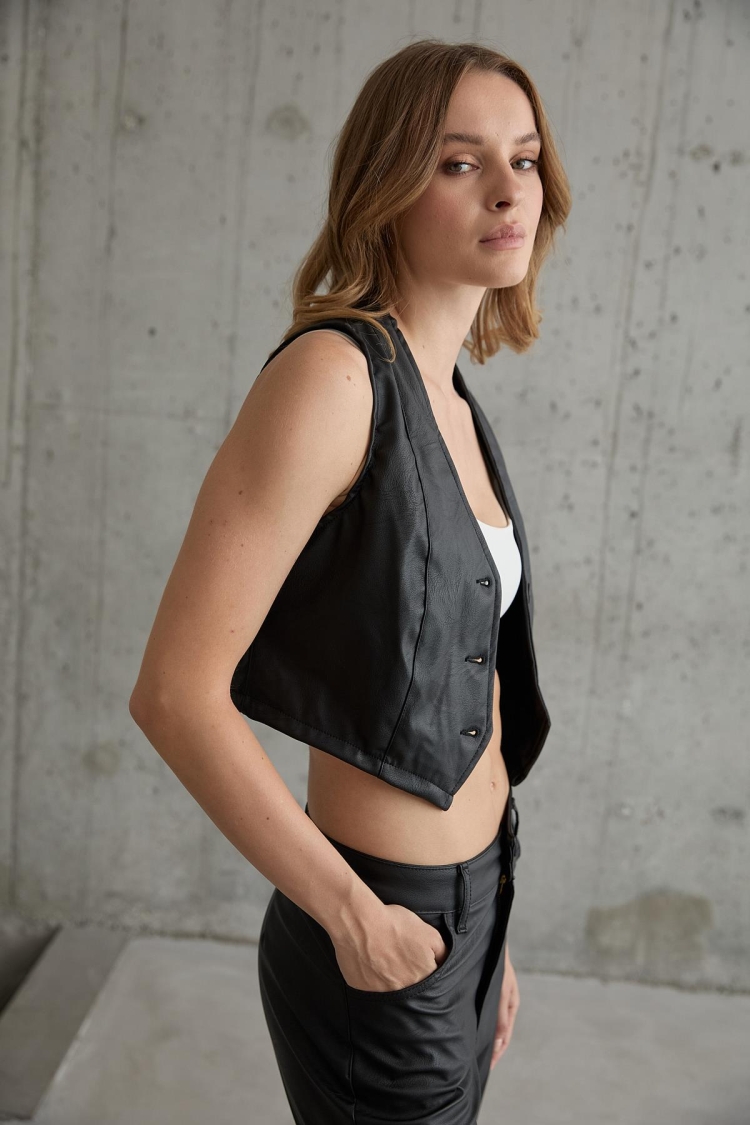 Women's Buttoned Crop Leather Vest Black