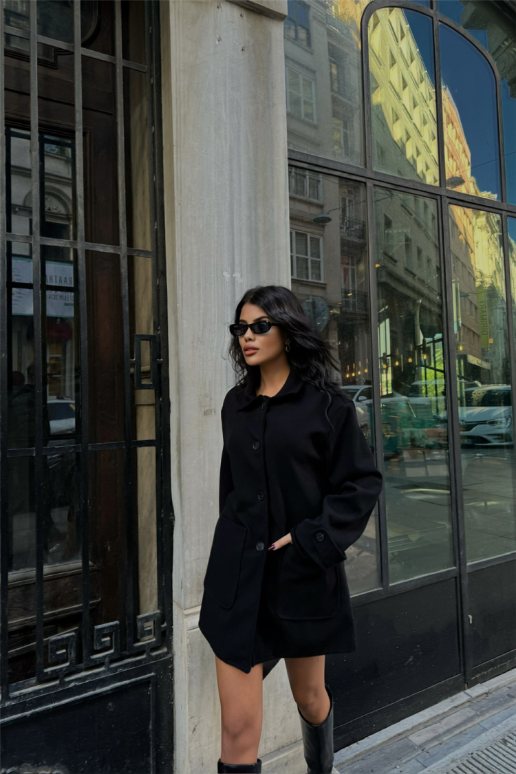 Buttoned Cachet Jacket