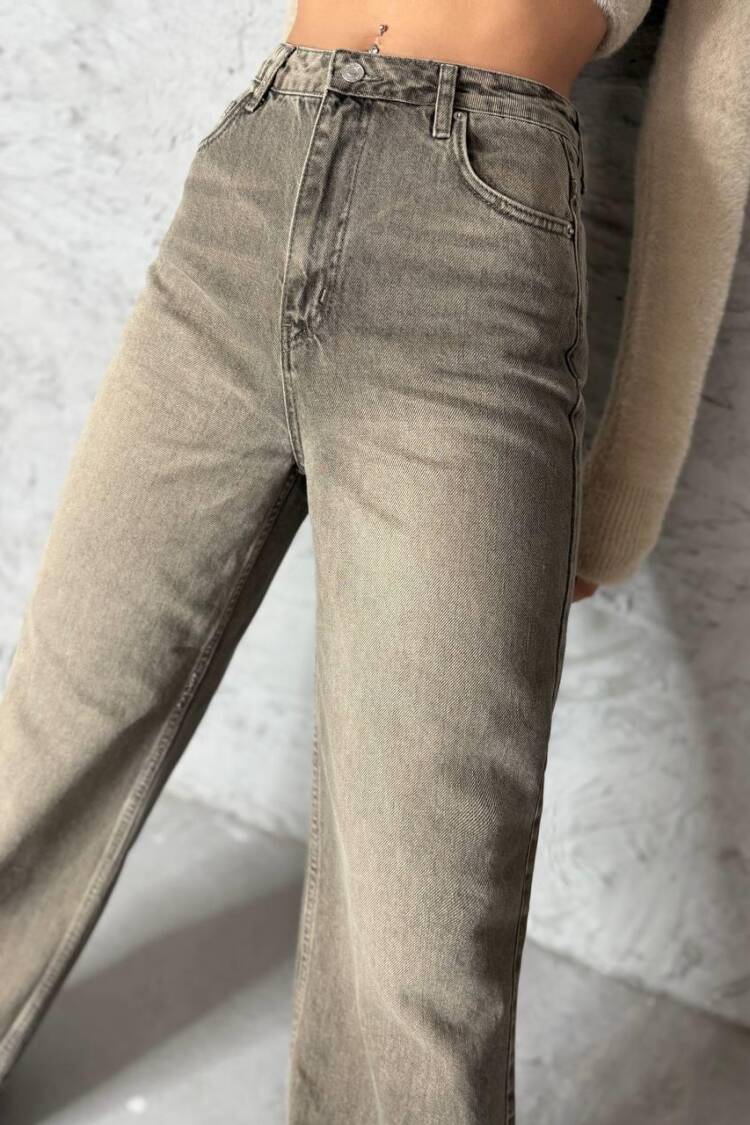 High Waist Loose Fit Jeans - Brand: LACARINO - Women's Clothing Wholesale - Globality Store