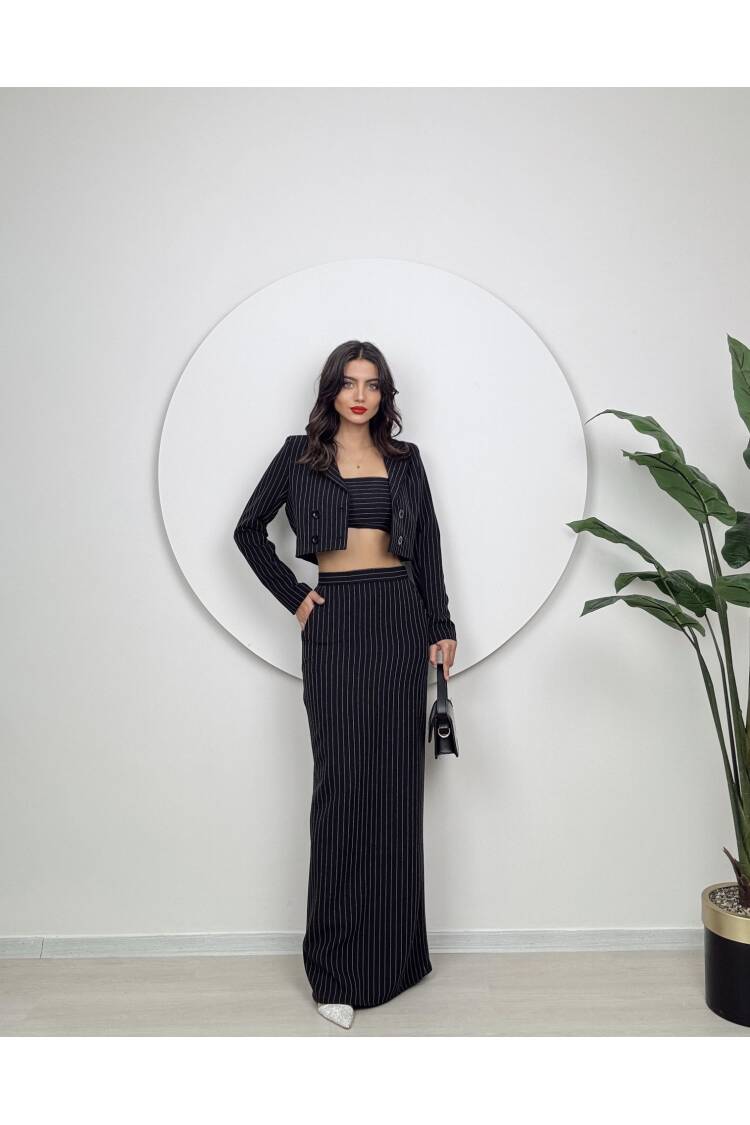 Triple Set With Skirt - Black