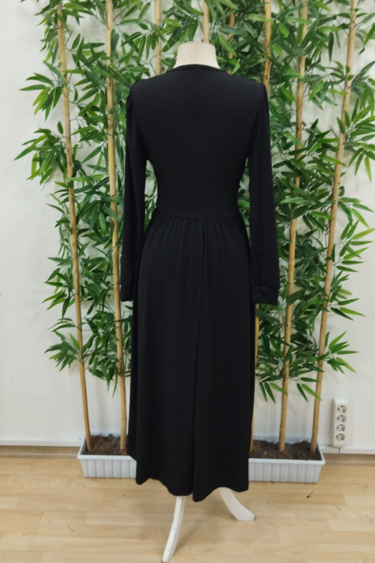 Women's Long Sleeve V Neck Lace Neck Slit Long Sandy Dress - Black